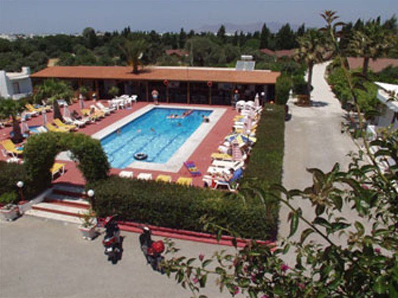 Sandys Studios Apartments And Log Villas Psalidi  Exterior photo